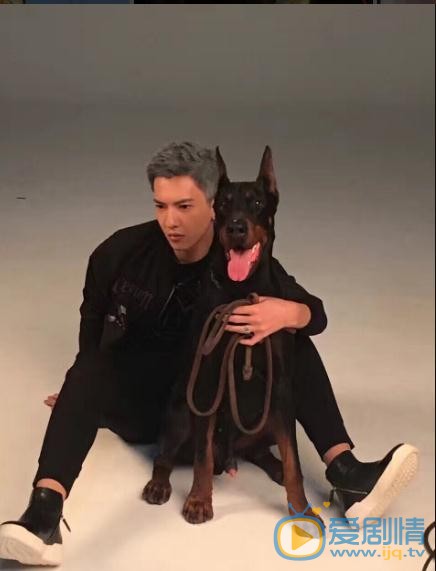 董岩磊生活照写真 董岩磊高清写真_董岩磊高清剧照