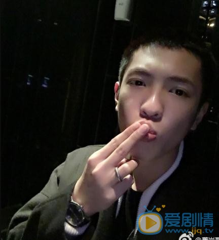 董岩磊生活照写真 董岩磊高清写真_董岩磊高清剧照