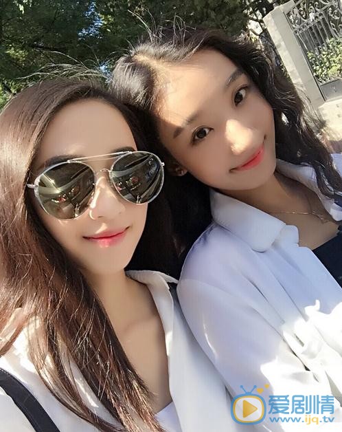 刘冰与人合照 刘冰高清写真_刘冰高清剧照