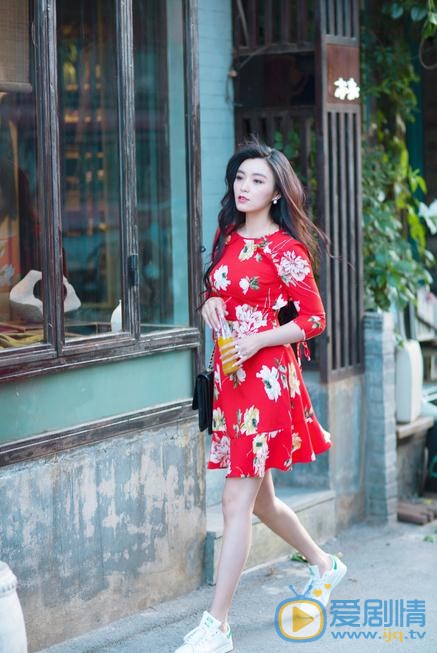 王亚楠街拍写真 王亚楠高清写真_王亚楠高清剧照