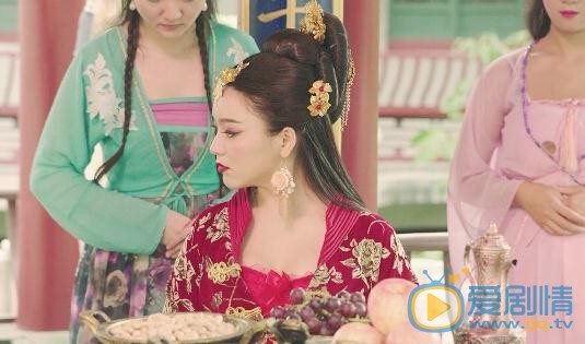 王亚楠《报告王爷王妃是只猫》剧照 王亚楠高清写真_王亚楠高清剧照