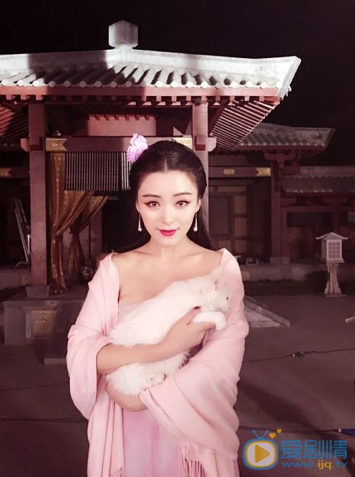 王亚楠片场照 王亚楠高清写真_王亚楠高清剧照