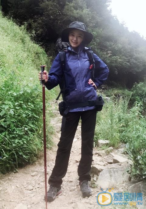 王亚楠登山照 王亚楠高清写真_王亚楠高清剧照