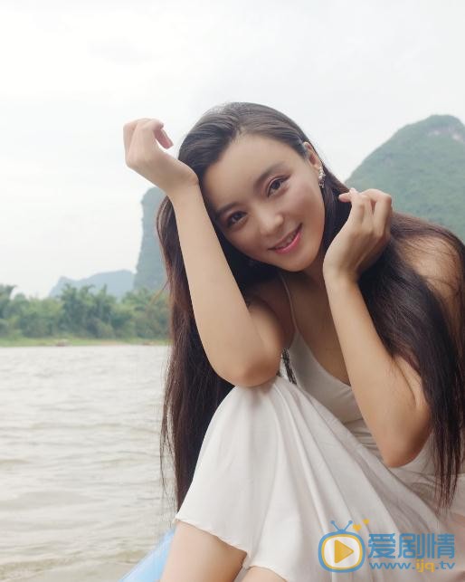 王亚楠海边写真 王亚楠高清写真_王亚楠高清剧照