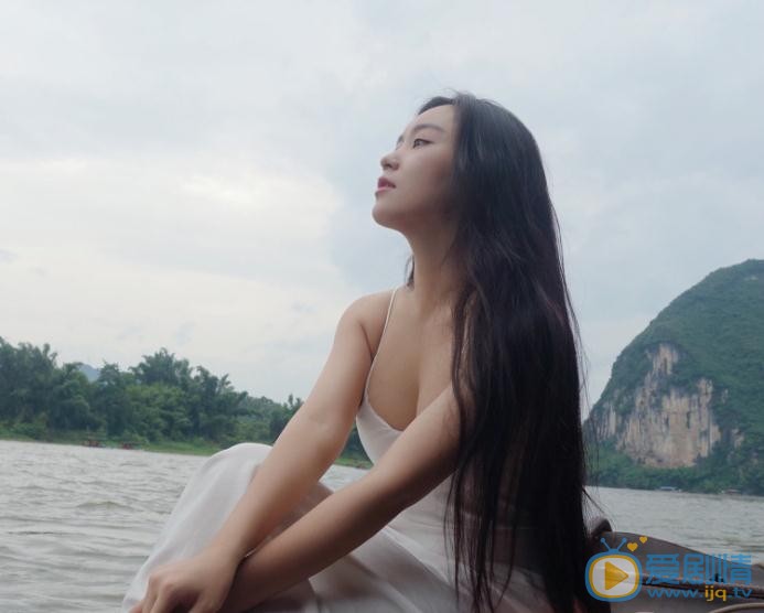 王亚楠海边写真 王亚楠高清写真_王亚楠高清剧照