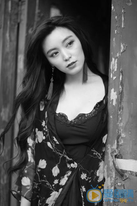 王亚楠黑白写真 王亚楠高清写真_王亚楠高清剧照