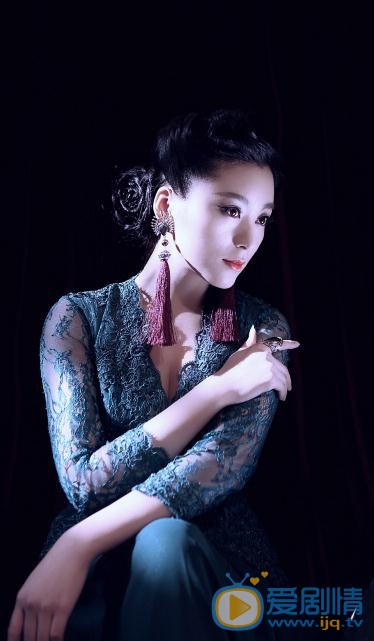 王亚楠黑白写真 王亚楠高清写真_王亚楠高清剧照