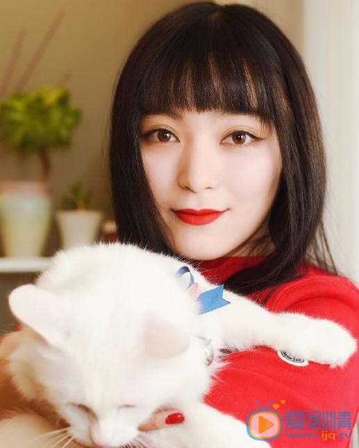 王亚楠宠物写真 王亚楠高清写真_王亚楠高清剧照