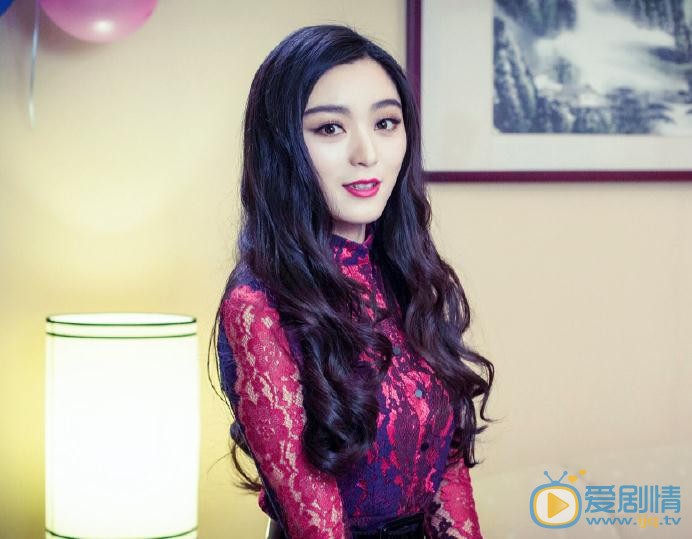 王亚楠街拍写真 王亚楠高清写真_王亚楠高清剧照