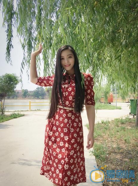 王亚楠街拍写真 王亚楠高清写真_王亚楠高清剧照