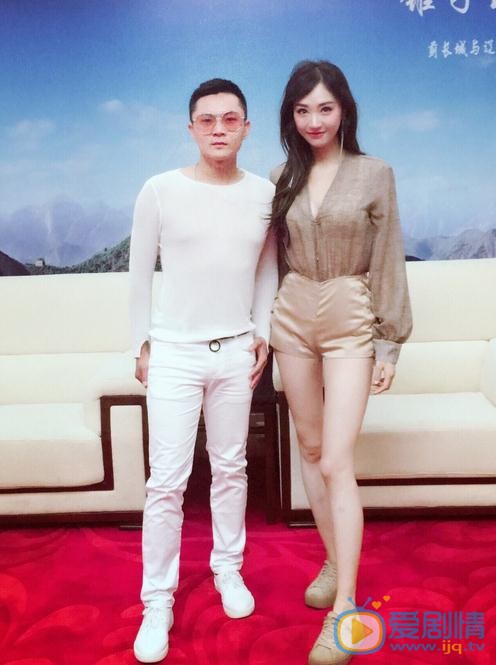 吕晶与人合照 吕晶高清写真_吕晶高清剧照