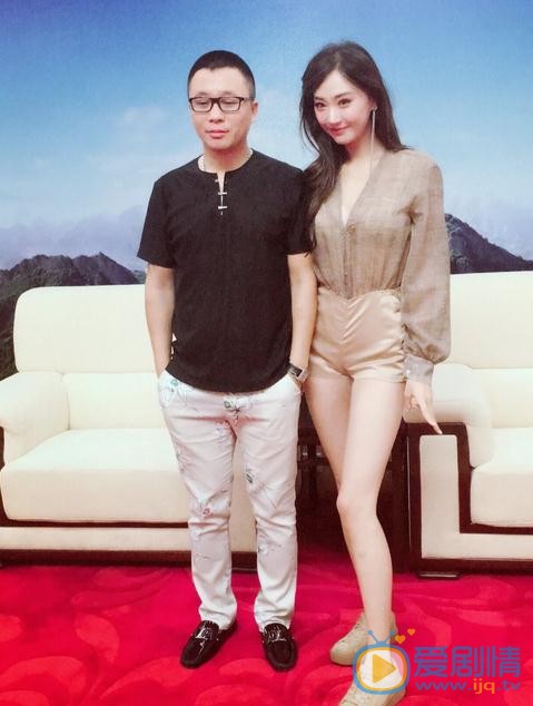 吕晶与人合照 吕晶高清写真_吕晶高清剧照