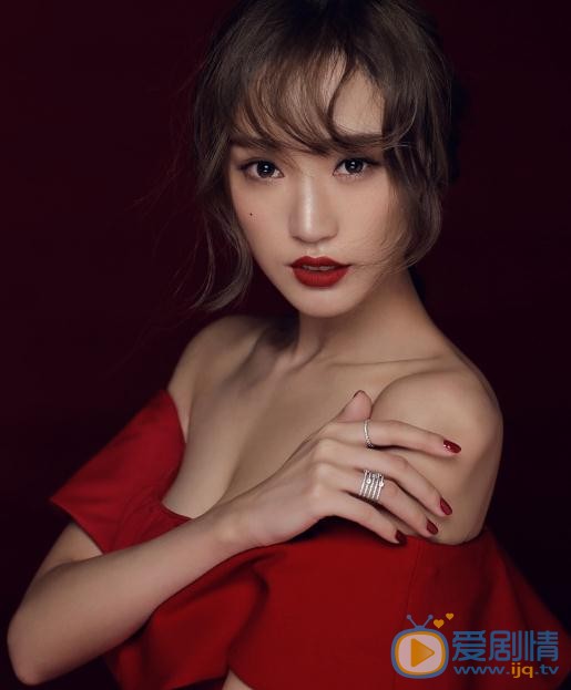 吕晶红色写真 吕晶高清写真_吕晶高清剧照