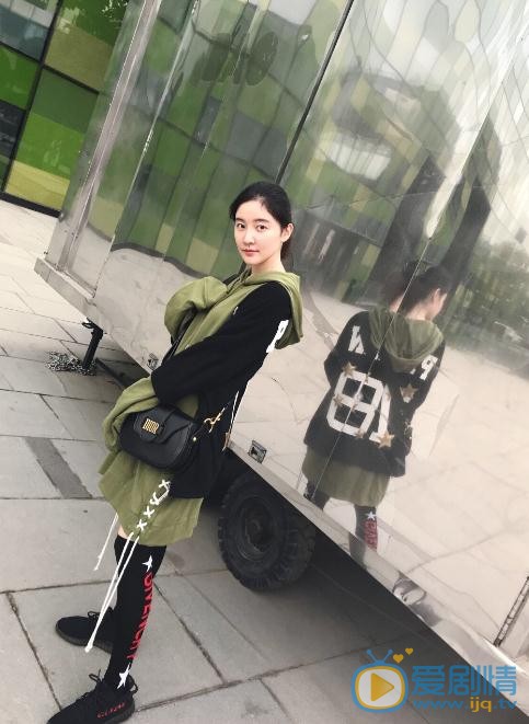 崔心心时尚街拍 崔心心高清写真_崔心心高清剧照
