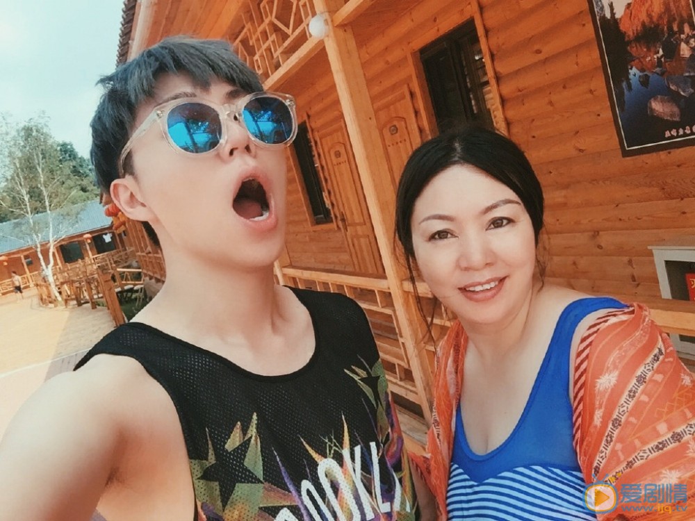 杨宝心好友合照写真 杨宝心高清写真_杨宝心高清剧照