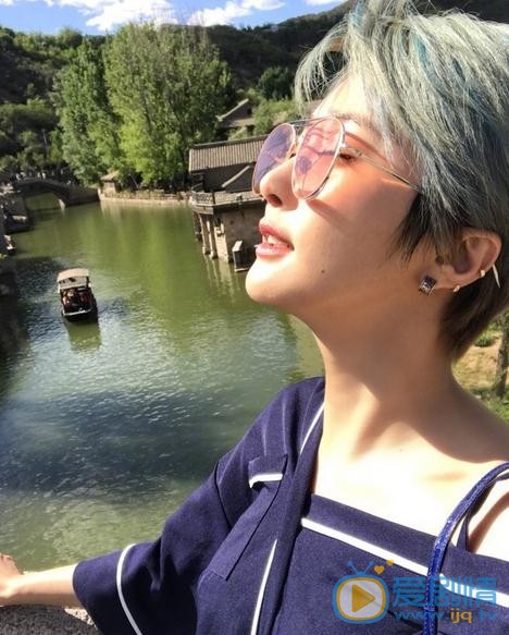 陈冰家人合照 陈冰高清写真_陈冰高清剧照