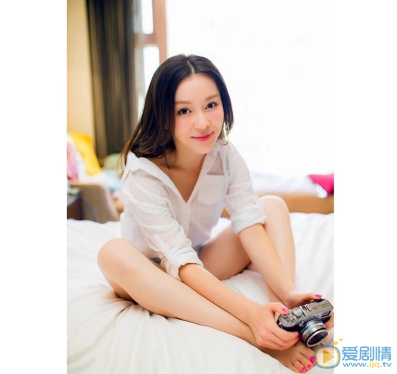 王紫伊唯美街拍 王紫伊高清写真_王紫伊高清剧照