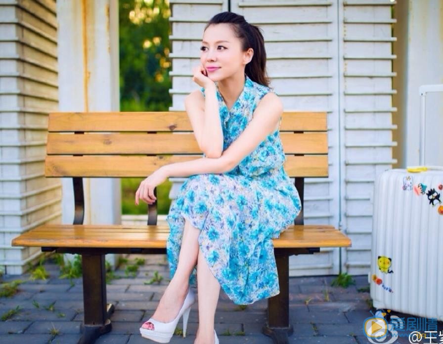 王紫伊唯美街拍 王紫伊高清写真_王紫伊高清剧照