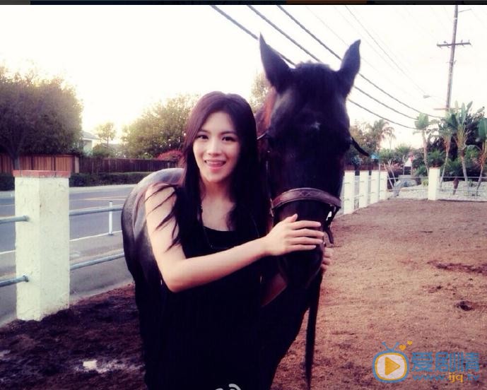 赵茜街拍写真 赵茜高清写真_赵茜高清剧照