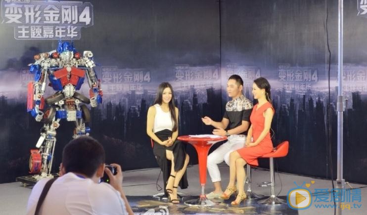 赵茜参加活动写真 赵茜高清写真_赵茜高清剧照