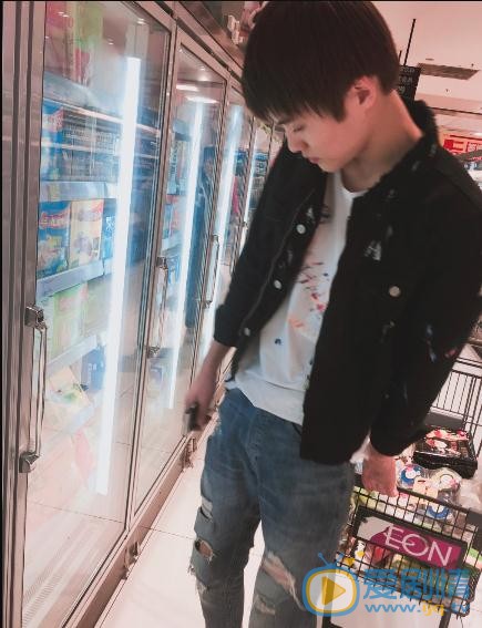 李辰街拍写真 李辰高清写真_李辰高清剧照