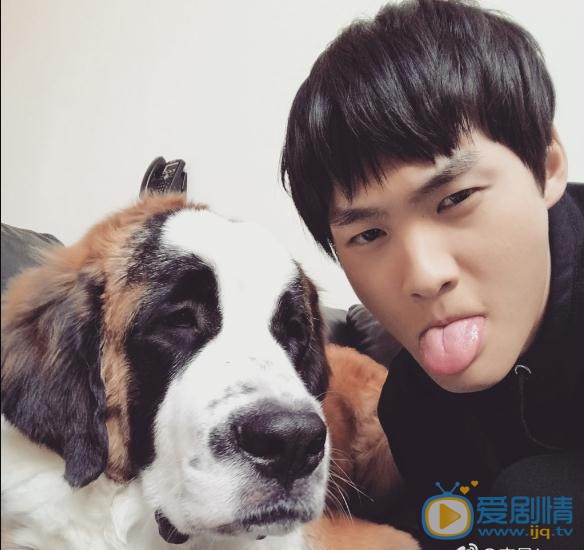 李辰自拍写真 李辰高清写真_李辰高清剧照