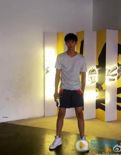 李辰帅气写真 李辰高清写真_李辰高清剧照