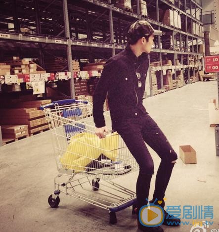 李辰生活照写真 李辰高清写真_李辰高清剧照