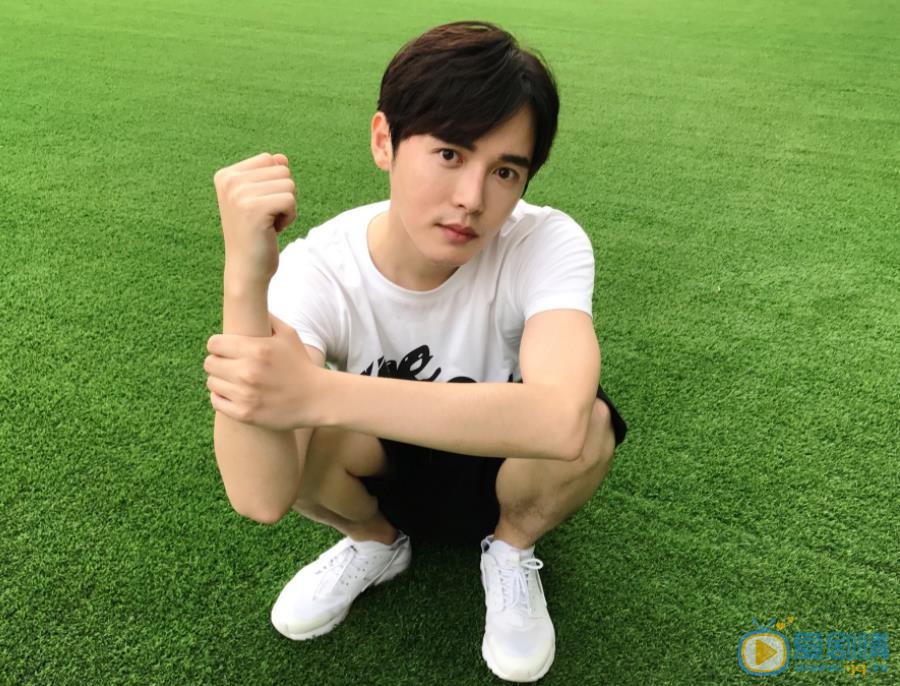 张嘉佑生活照 张嘉佑高清写真_张嘉佑高清剧照