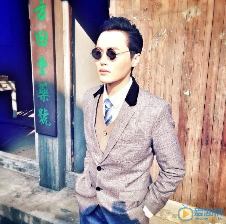 张嘉佑片场照 张嘉佑高清写真_张嘉佑高清剧照