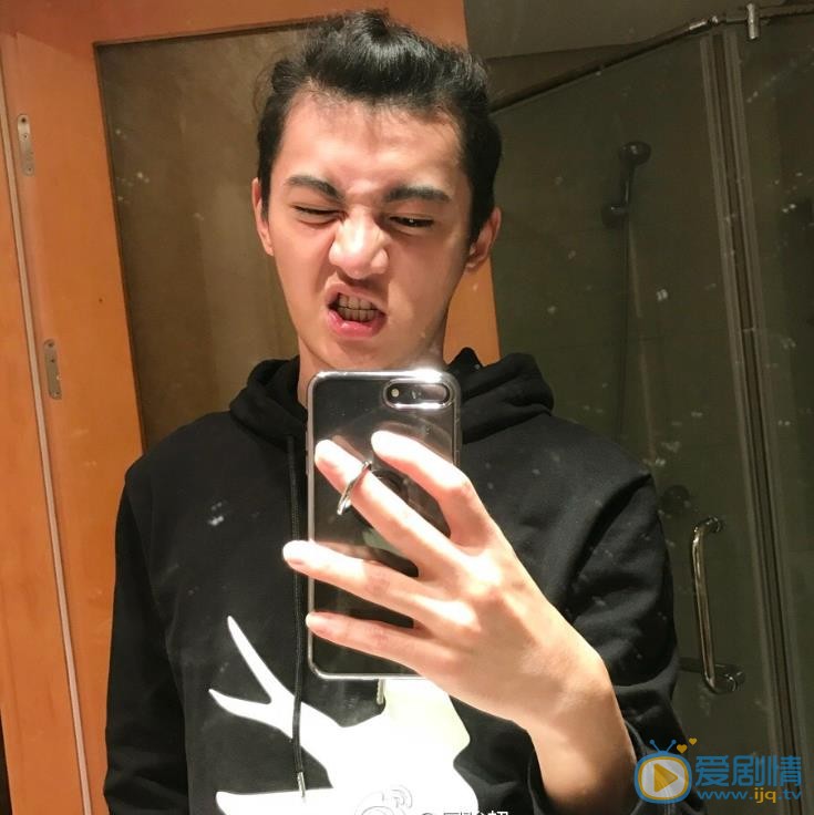 周骏超逗逼表情包 周骏超高清写真_周骏超高清剧照