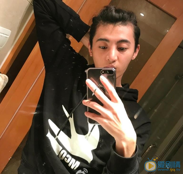 周骏超逗逼表情包 周骏超高清写真_周骏超高清剧照