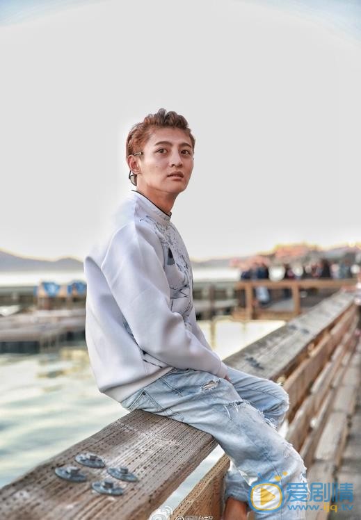 周骏超街拍写真 周骏超高清写真_周骏超高清剧照