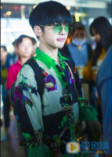 周震南街拍写真 周震南高清写真_周震南高清剧照