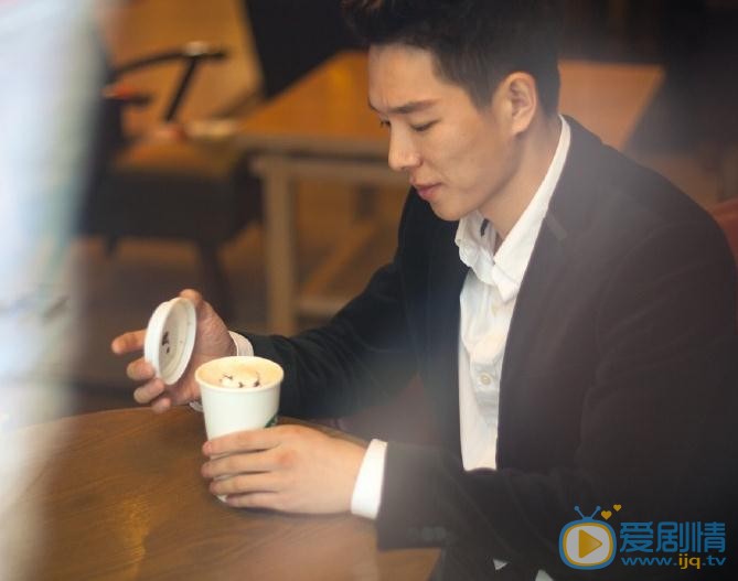 王鑫街拍写真 王鑫高清写真_王鑫高清剧照