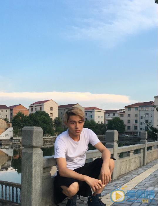 聂闻远旅行大片 聂闻远高清写真_聂闻远高清剧照
