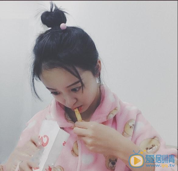 王歆霆自拍写真 王歆霆高清写真_王歆霆高清剧照