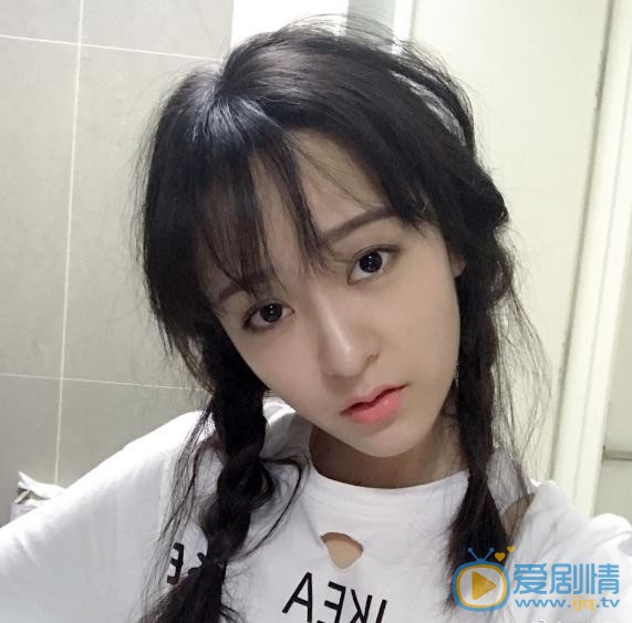 王歆霆俏丽写真 王歆霆高清写真_王歆霆高清剧照