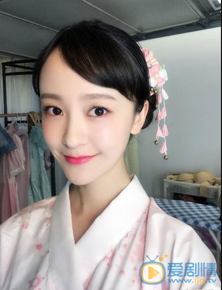 王歆霆街拍写真 王歆霆高清写真_王歆霆高清剧照