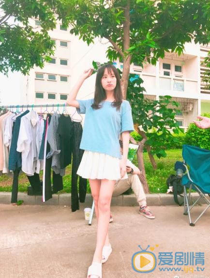 王歆霆街拍写真 王歆霆高清写真_王歆霆高清剧照