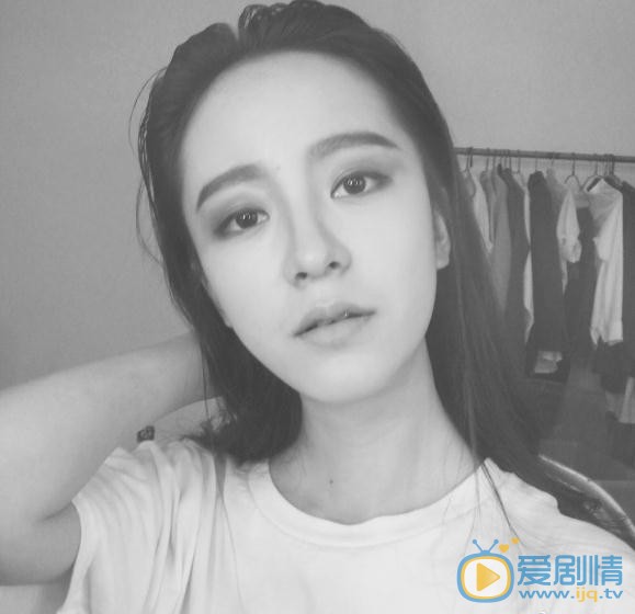王歆霆自拍写真 王歆霆高清写真_王歆霆高清剧照