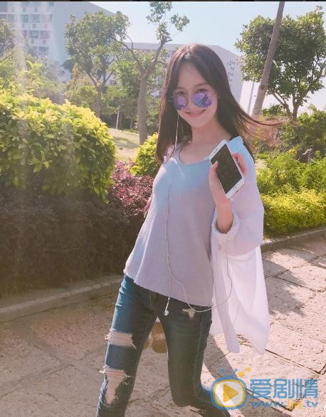 王歆霆街拍写真 王歆霆高清写真_王歆霆高清剧照