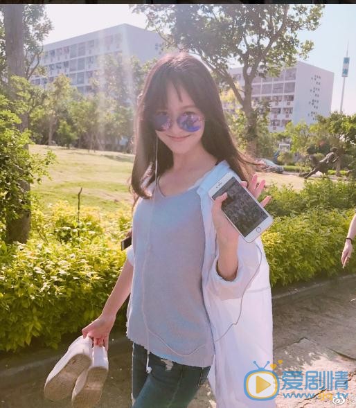 王歆霆街拍写真 王歆霆高清写真_王歆霆高清剧照
