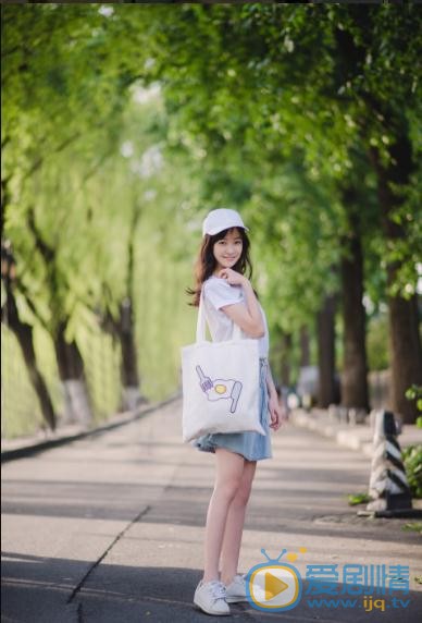 王歆霆校园写真 王歆霆高清写真_王歆霆高清剧照