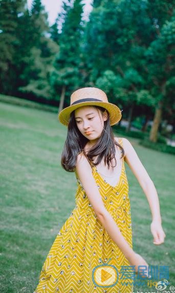 王歆霆夏日写真 王歆霆高清写真_王歆霆高清剧照