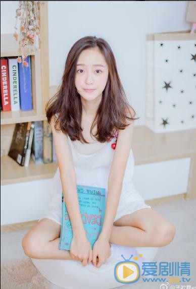 王歆霆校园写真 王歆霆高清写真_王歆霆高清剧照