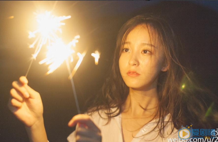 王歆霆俏丽写真 王歆霆高清写真_王歆霆高清剧照