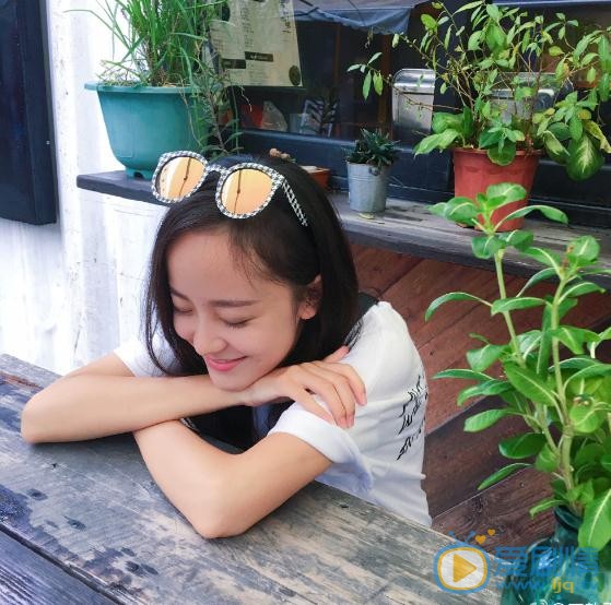 王歆霆校园写真 王歆霆高清写真_王歆霆高清剧照
