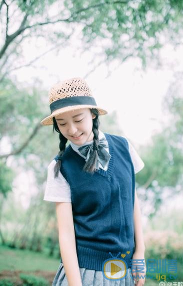 王歆霆校园写真 王歆霆高清写真_王歆霆高清剧照