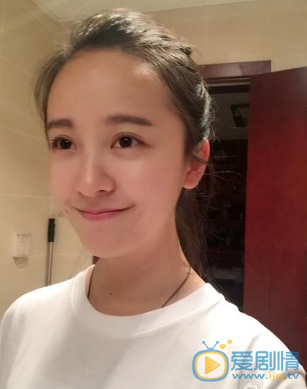 王歆霆自拍写真 王歆霆高清写真_王歆霆高清剧照